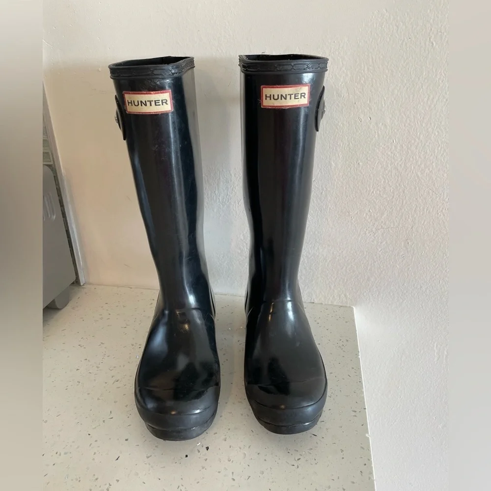 Hunter girls black high rain boots size 5